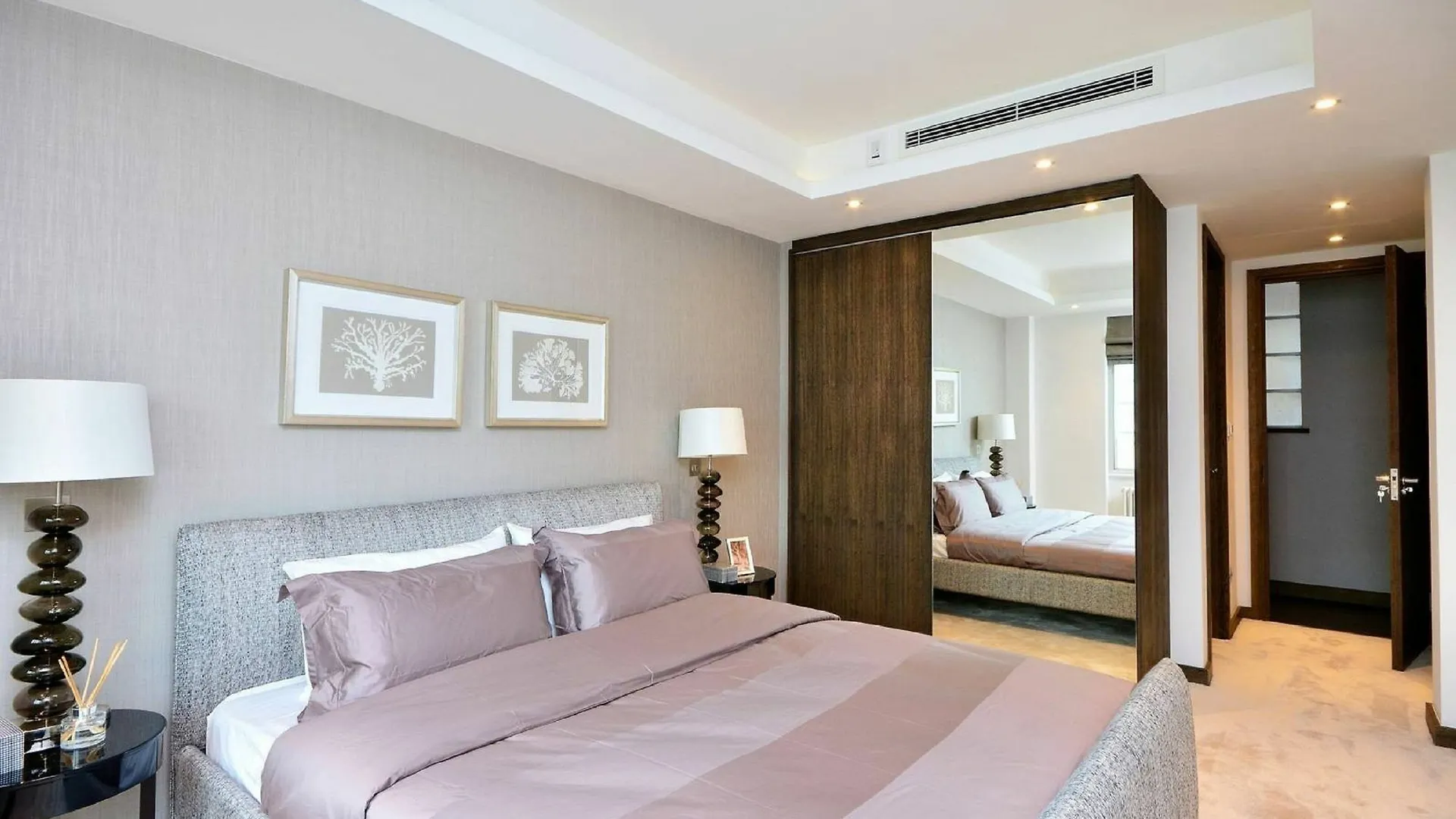 Oud Zuid Luxury Apartment Amsterdam Netherlands
